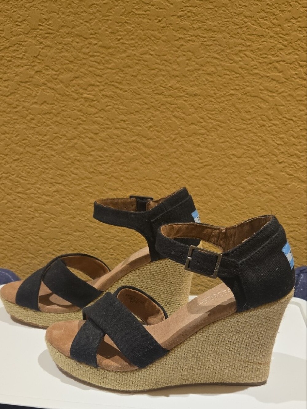 NWOT TOMS Womens Size 7 Black Canvas Espadrille Wedge Sandals with Blue Logo
